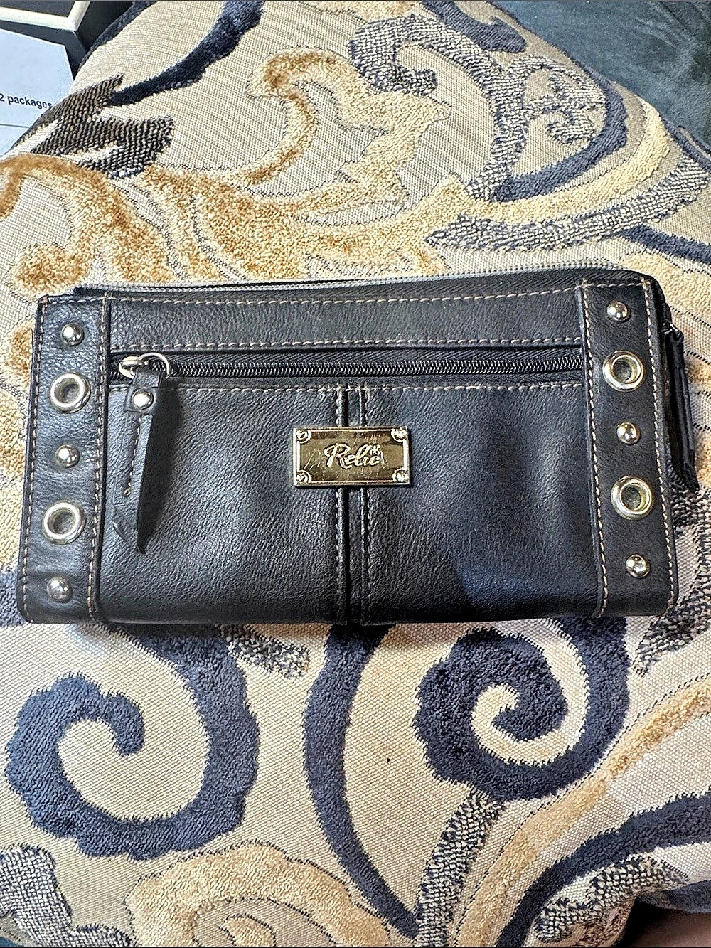 Vintage Relic (by Fossil) faux leather wallet